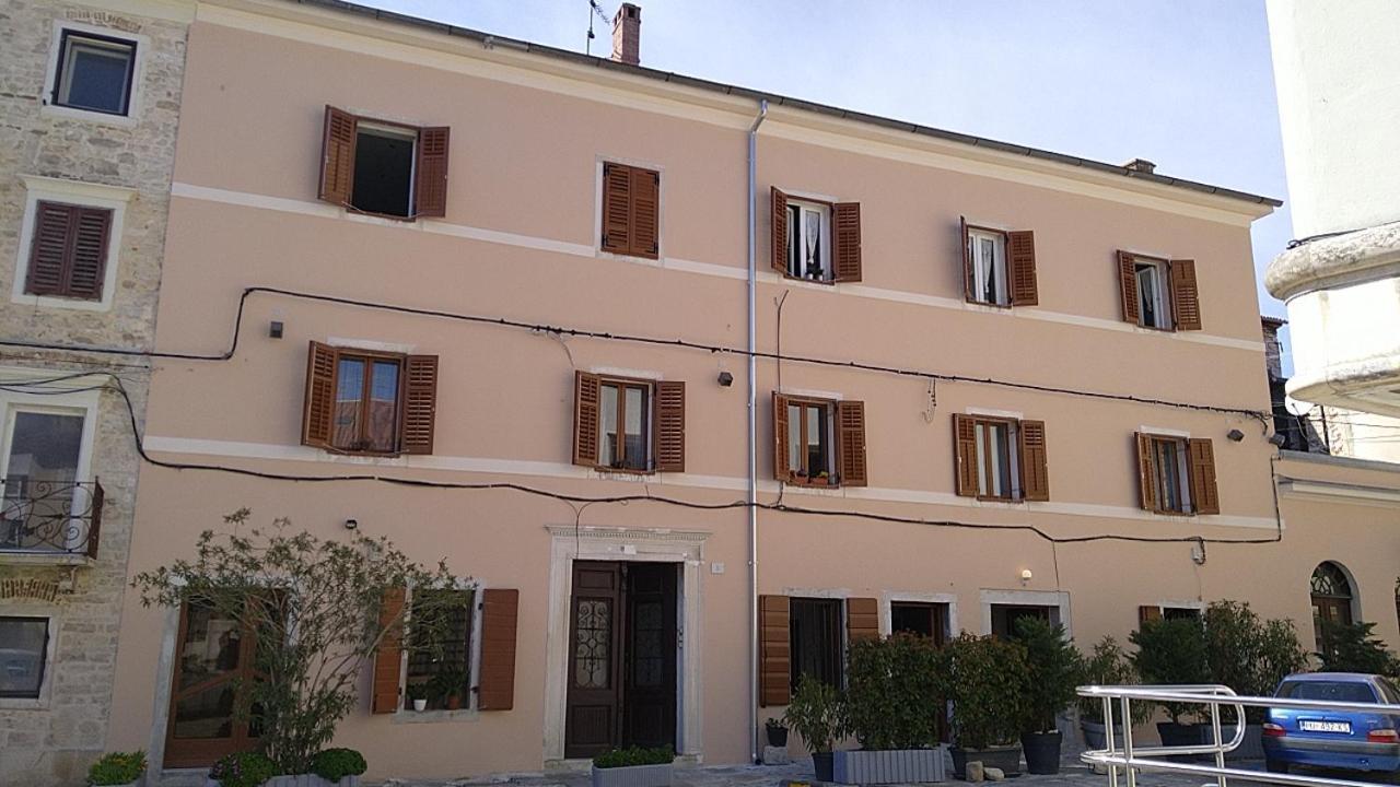 Apartments Rauch Pula Exterior foto